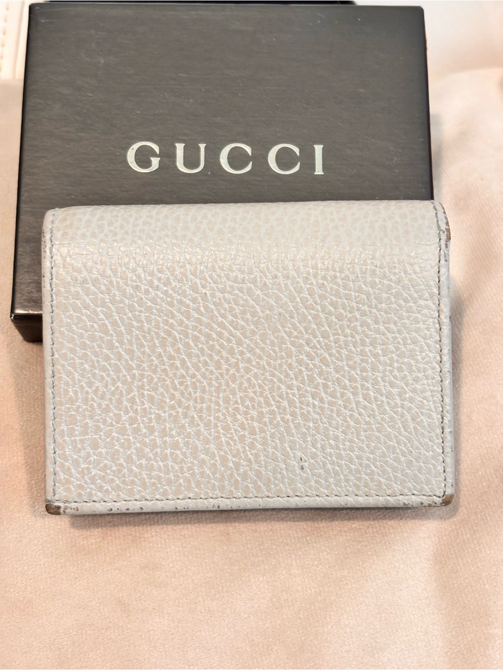 GUCCI GG Marmont Light Gray Pebbled Leather Compact Wallet W/ Box - Picture 5 of 16